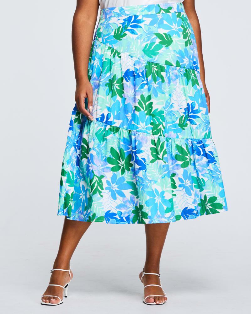 Front of a model wearing a size 1X Travola Tiered Skirt in Print by Estelle. | dia_product_style_image_id:283587